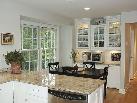 Kitchen and bar area