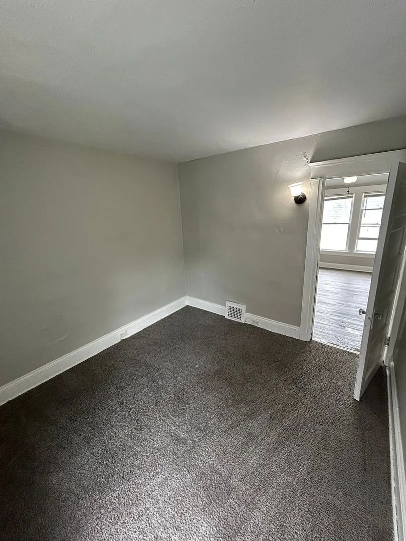 12918 Ferris Avenue — Photo 3