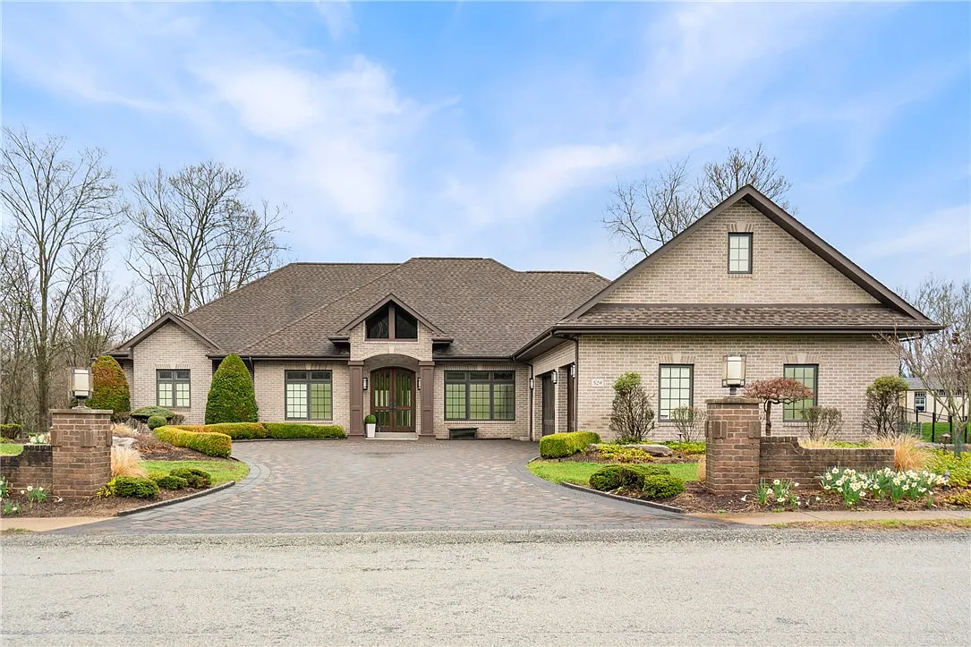 529 Arden Dr photo 1