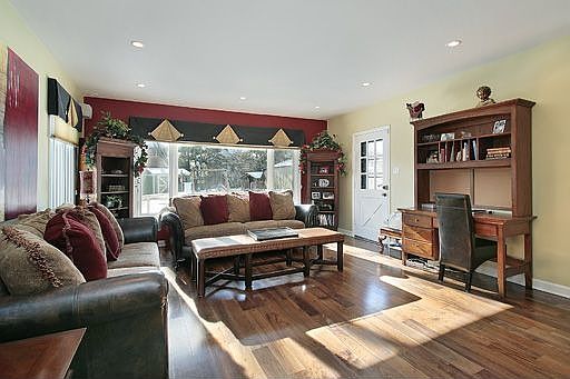 Large Sunny Family Room