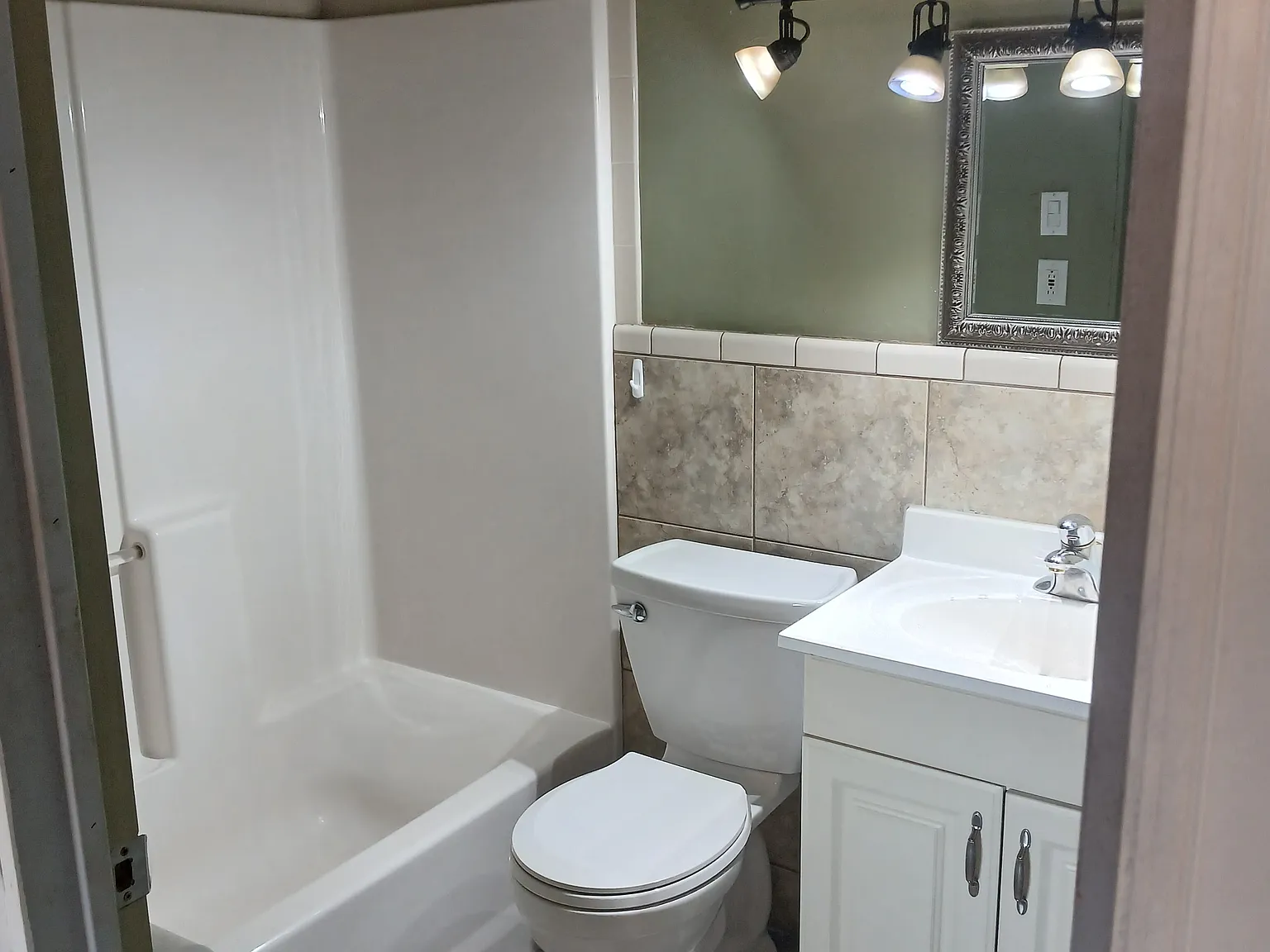 1 bed, 350 sqft, $600 — Photo 1