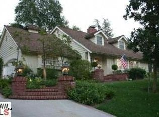 4242 Mooncrest Pl, Encino, CA 91436