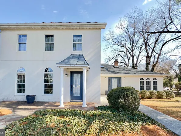 214 S Royal Ave, Front Royal, VA 22630