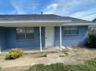 1819 Gravley Dr, Carrollton, TX 75006