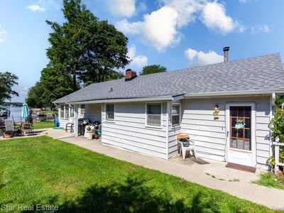 8294 Lagoon St, Commerce Township, MI, 48382