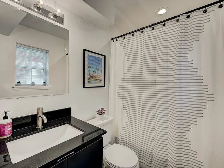 511 NW 29th St #3 — Photo 9
