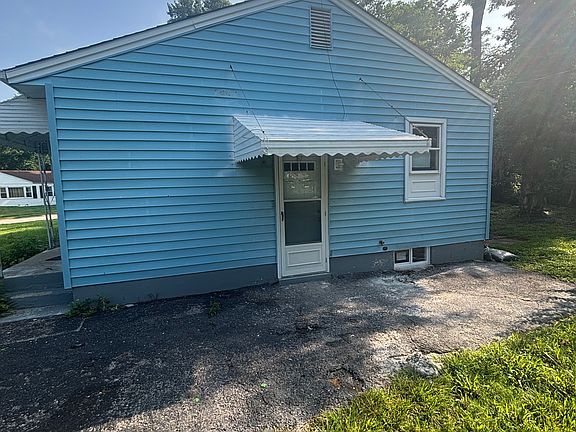 2nd image of 9163 Loganberry Ln