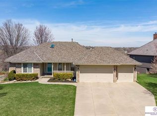 12944 Eagle Run Dr, Omaha, NE 68164