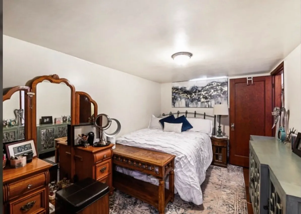 2 bed, 700 sqft, $1,200 — Photo 3
