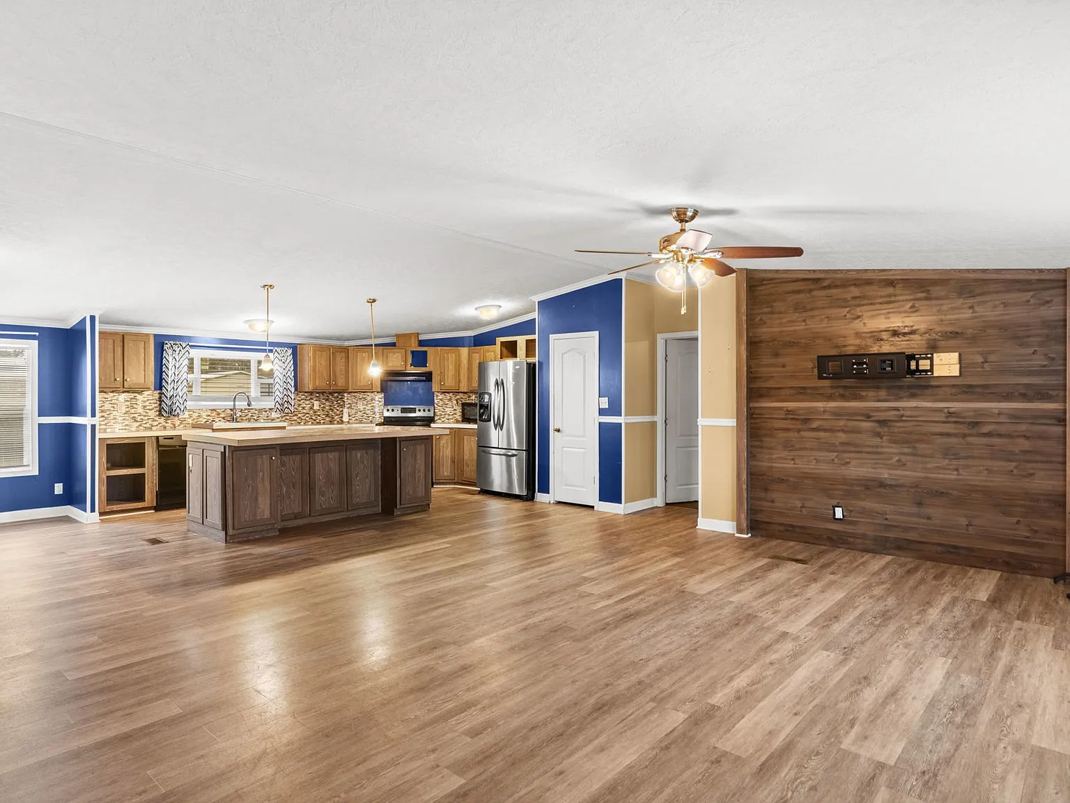 4 bed, 2000 sqft, $2,100 — Photo 4
