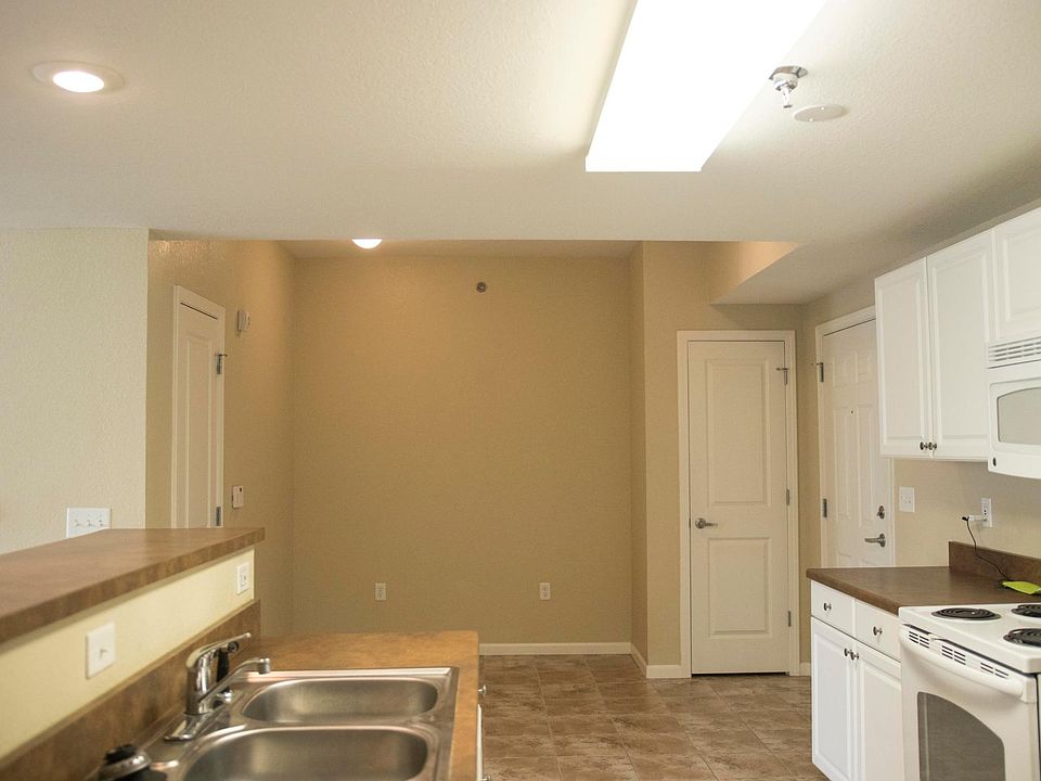 2nd image of 1510 SW Washburn Ave APT 307
