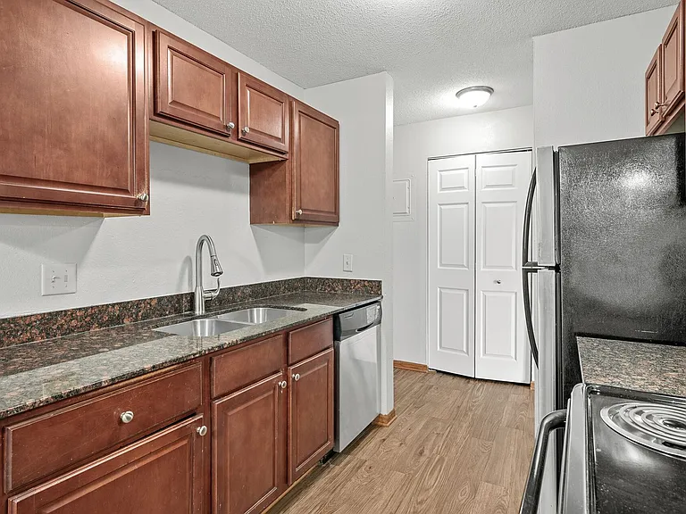 River Ridge Apartments — Photo 54