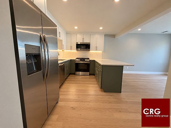 3rd image of 110 Coolidge Hill Rd #Townhouse 4
