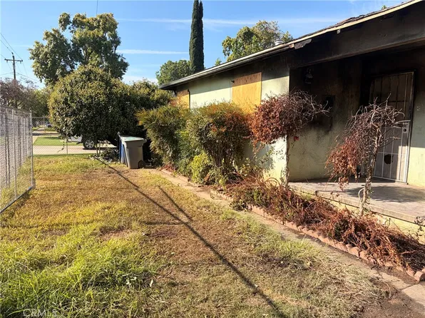 2219 V St, Merced, CA 95340