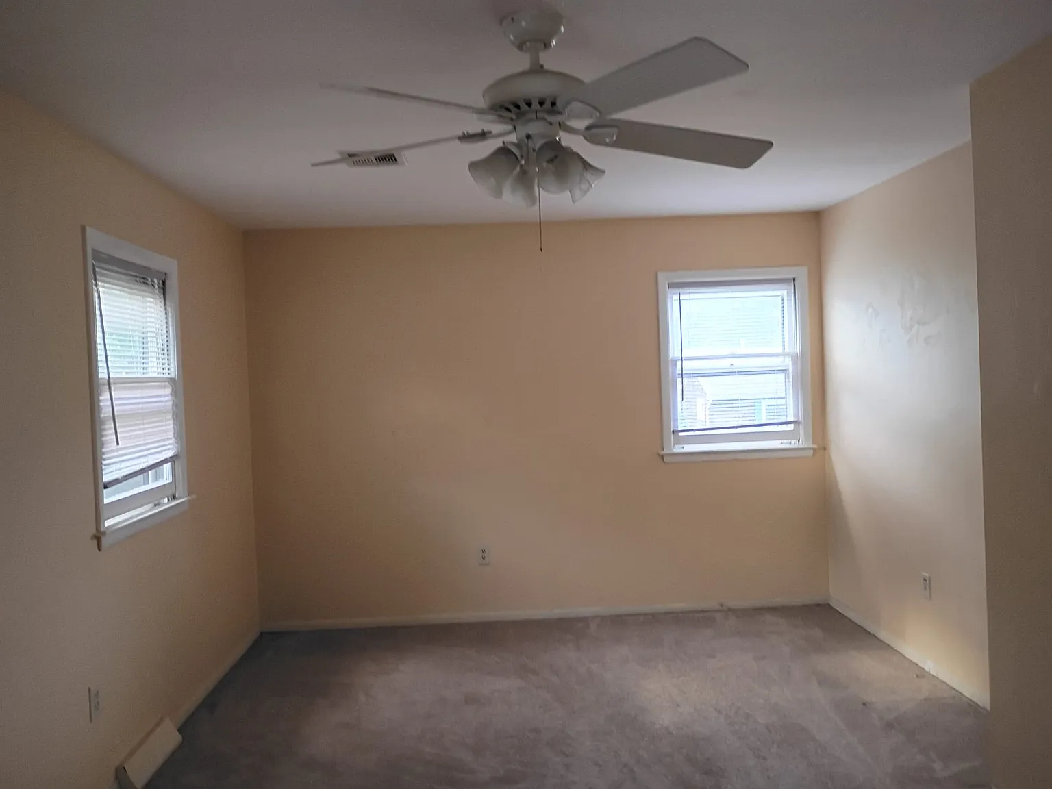 2 bed, 1300 sqft, $2,600 — Photo 4