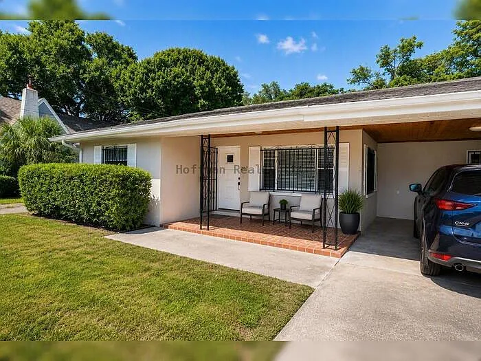 207 N Gomez Ave