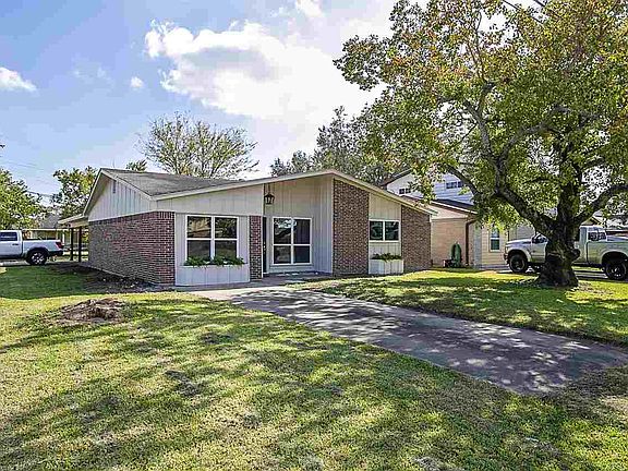 2nd image of 3603 Helena Ave