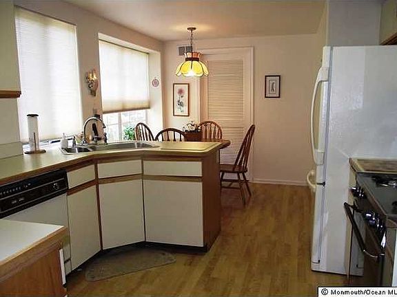 5th image of 1046A Buckingham Dr