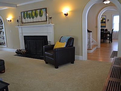 3rd image of 1048 Lake Ave