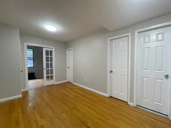 512 East Fifth Street image 1 of 12