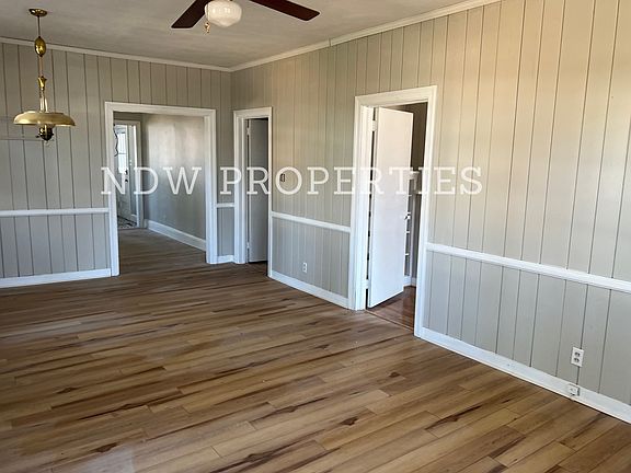 4th image of 532 Franklin St