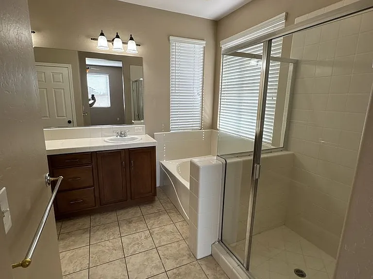 3237 N Winslow St — Photo 21