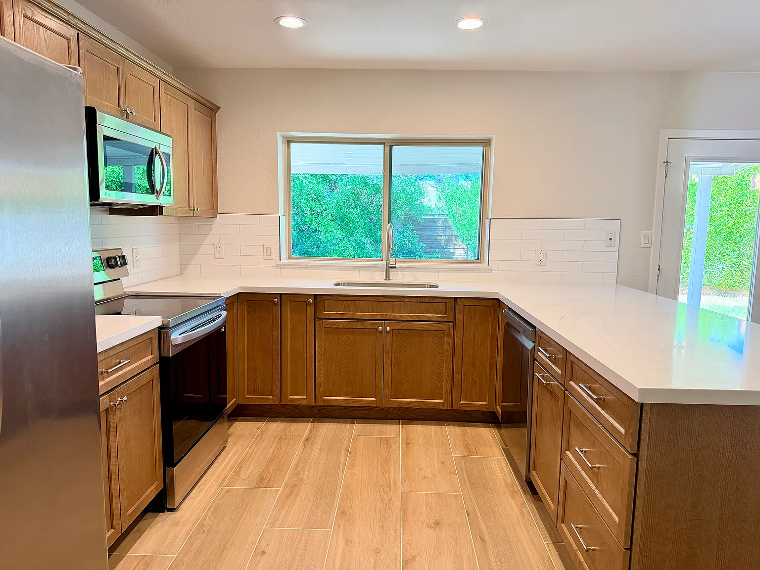 3 bed, 1432 sqft, $2,800 — Photo 3