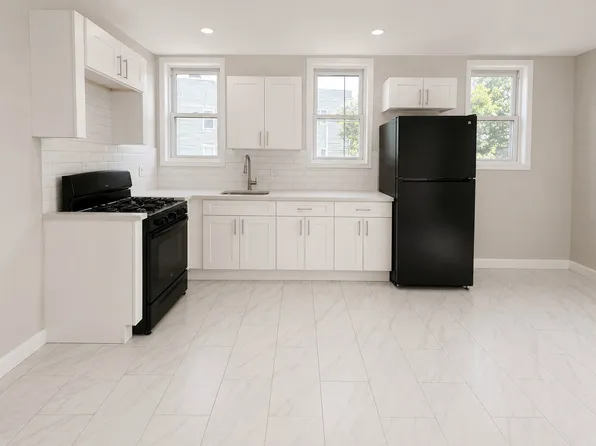 378 S 12th St APT 2, Newark, NJ 07103