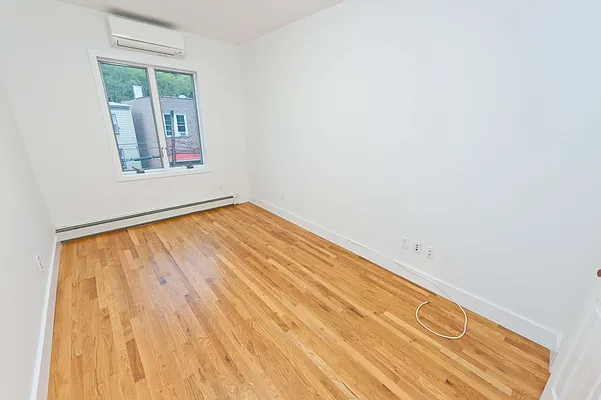 Rented by Compass | media 47