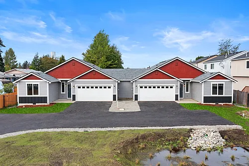 11725-11727 4th Ave E Photo 1