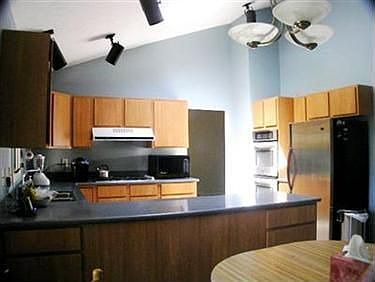 4th image of 25040 Fairmount Blvd