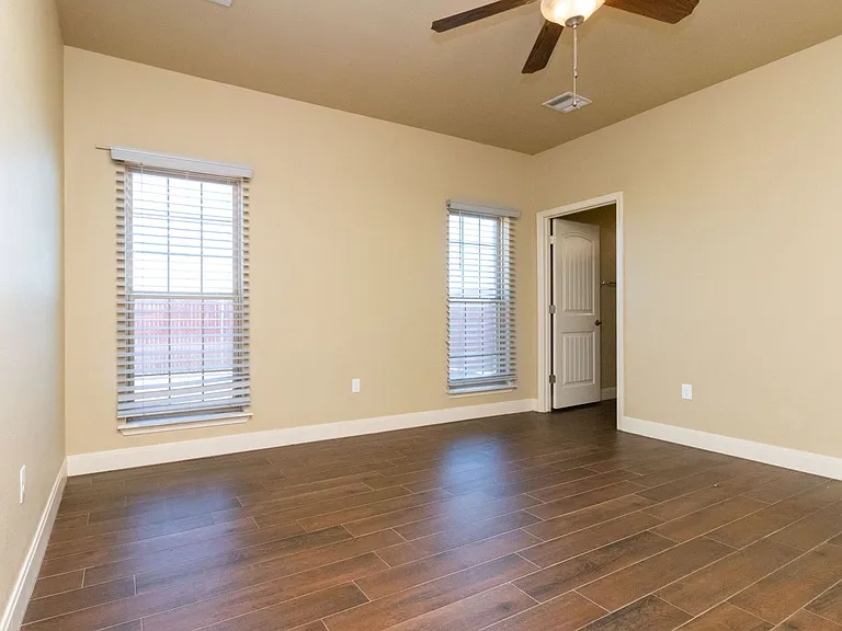 9635 Mossberg St — Photo 17