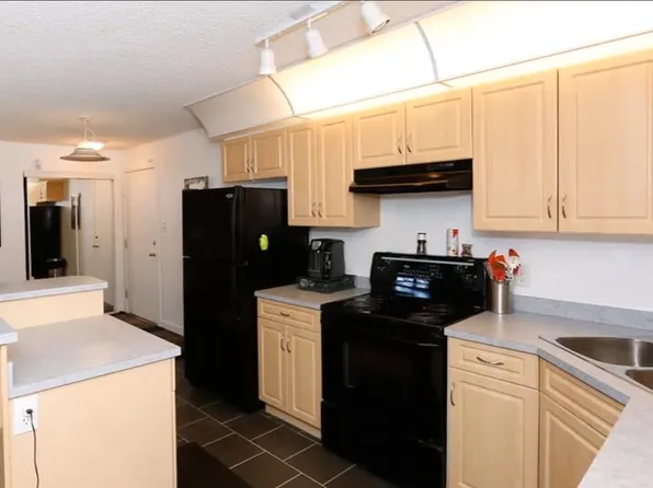 2436 Guardian Rd NW, Edmonton, AB T5T 2P5