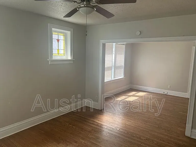 4949 Lindenwood Ave #1 — Photo 3