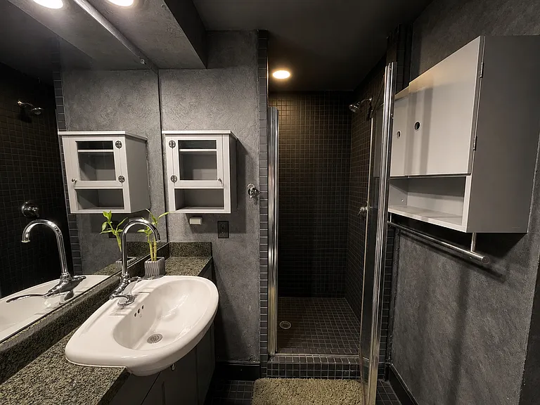 710 W Trade St #312 — Photo 14