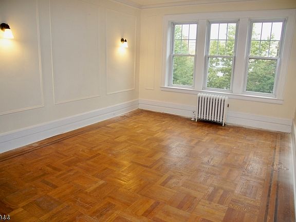 4th image of 47 N Fullerton Ave #32
