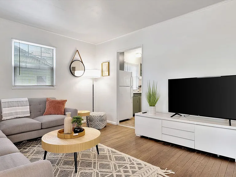 303 Hessel Blvd — Photo 6
