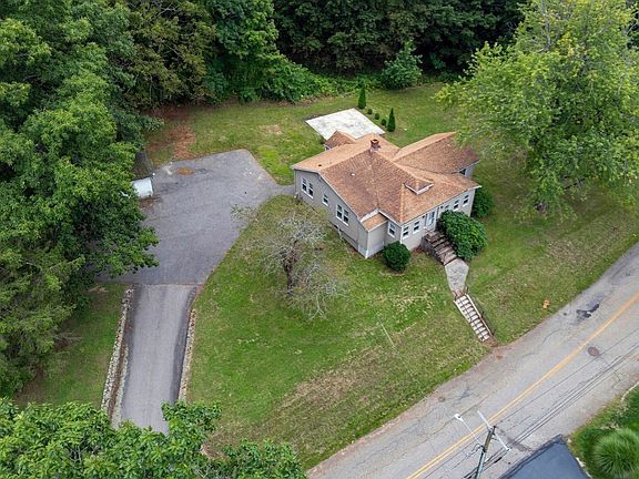 4th image of 82 Waite St