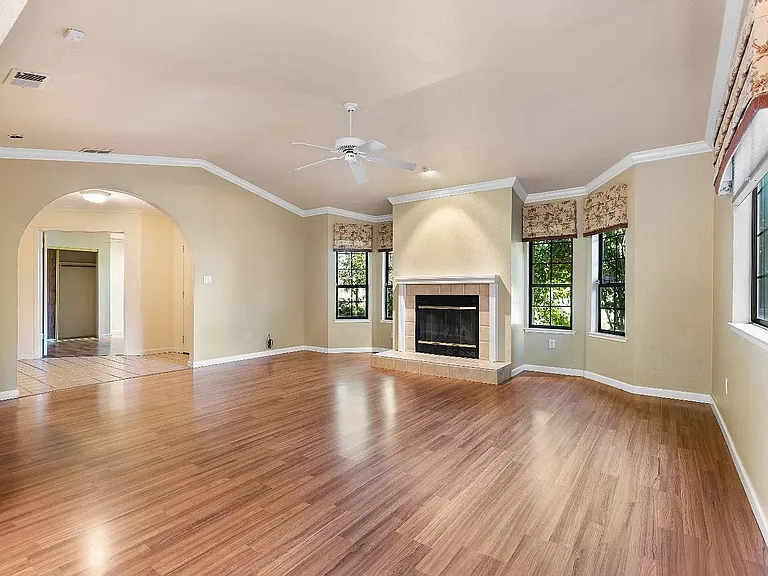 7405 Black Tree Ln — Photo 2