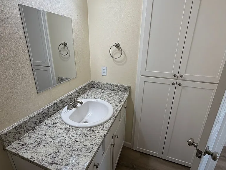 2215 Elm St SW — Photo 14