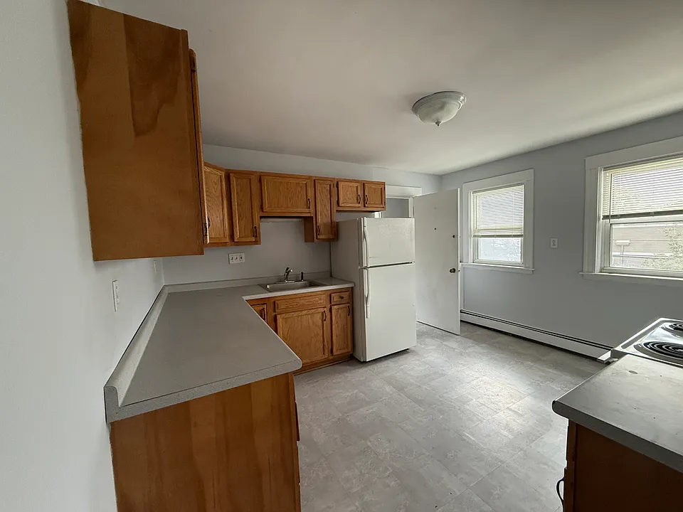 527 Gallivan Blvd #3