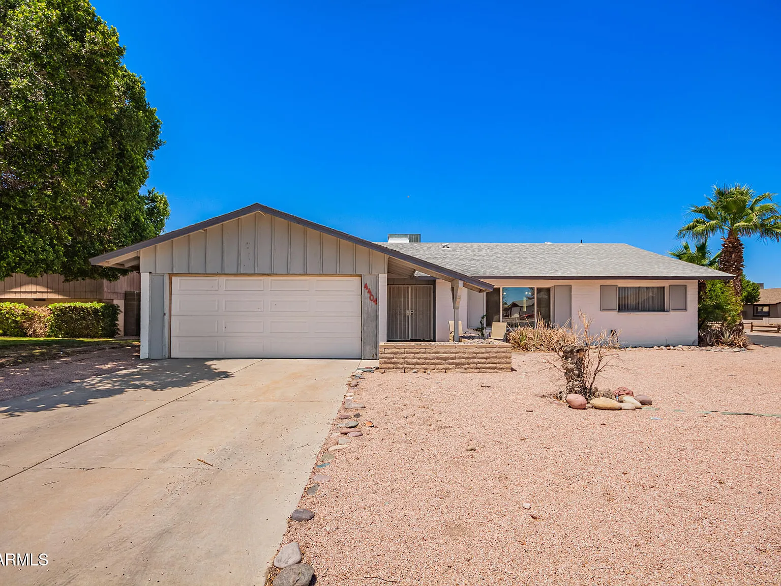 3 bed, 2.0 bath, 1852 sqft, $2,900 — Photo 2
