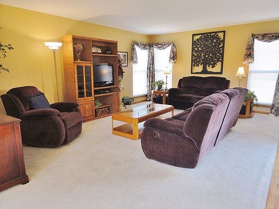 5th image of 503 E Thornwood Dr
