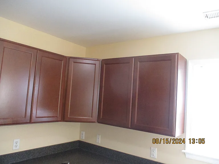 502 Leesburg Dr — Photo 4