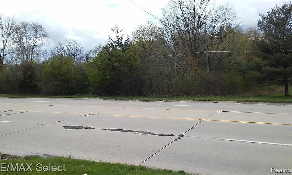 2nd image of 3383 N Linden Rd