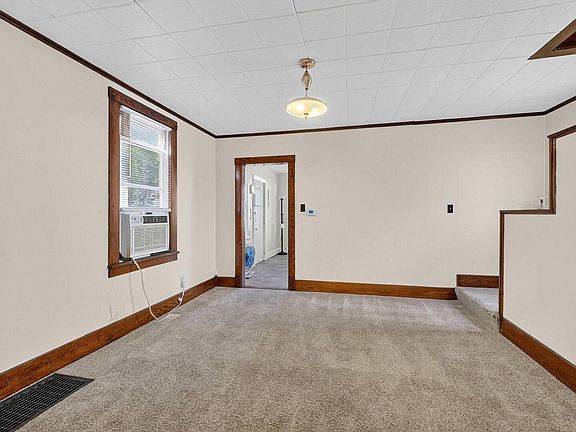4th image of 1518 Main St
