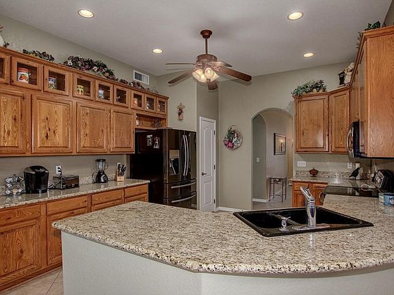 Kitchen Breakfast Bar