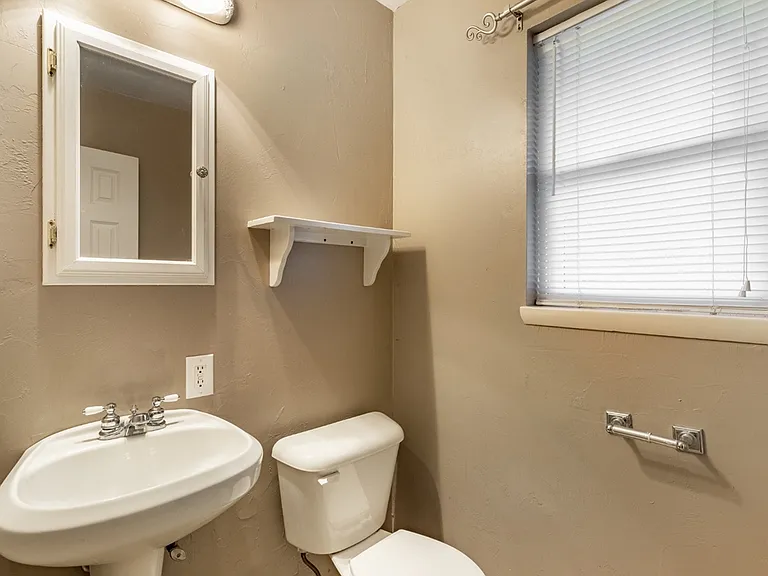 2108 Henderson Dr — Photo 11