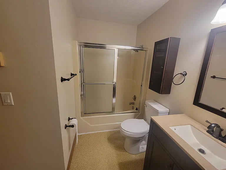 11 Crystalwood Ln — Photo 13