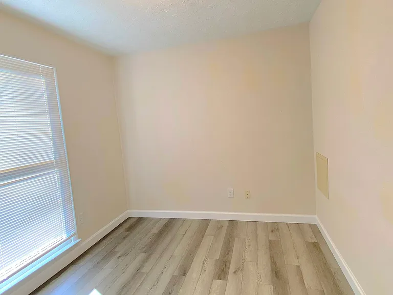6434 Rannock Dr — Photo 7